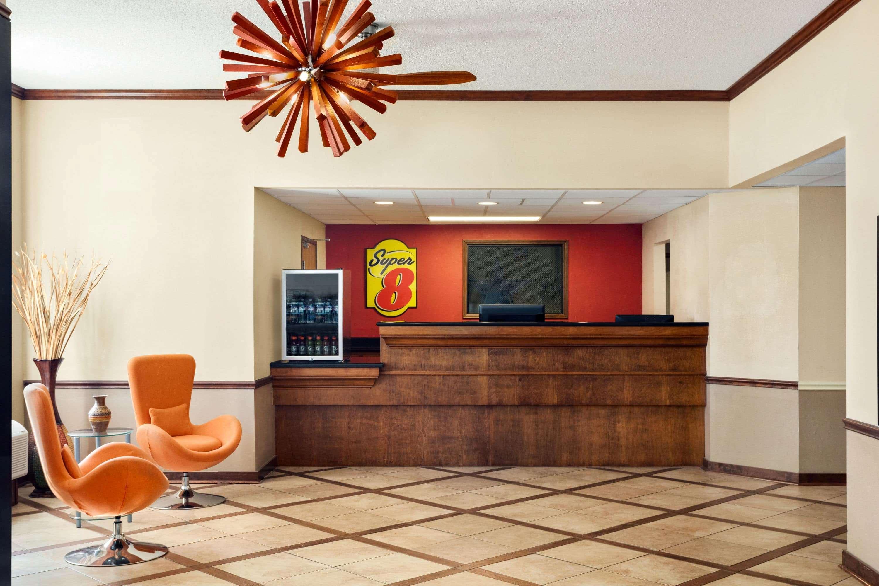 Super 8 By Wyndham Clinton Hotel Ngoại thất bức ảnh