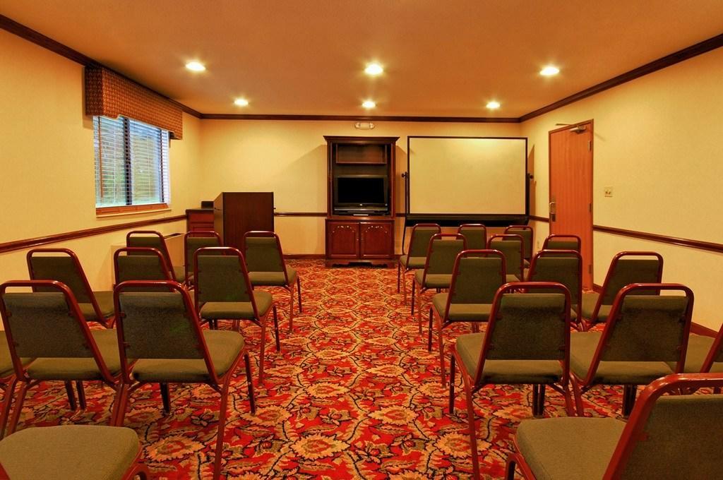 Super 8 By Wyndham Clinton Hotel Ngoại thất bức ảnh